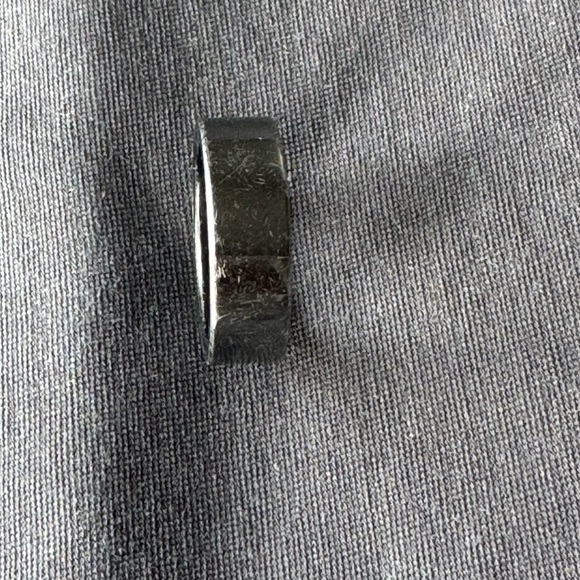 Oura Black Ring - Picture 3 of 5